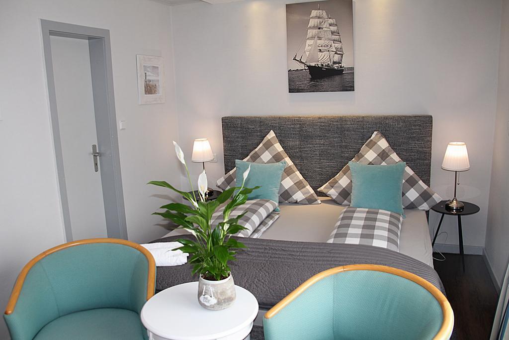 Pension Zur Brandung Busum Exterior photo